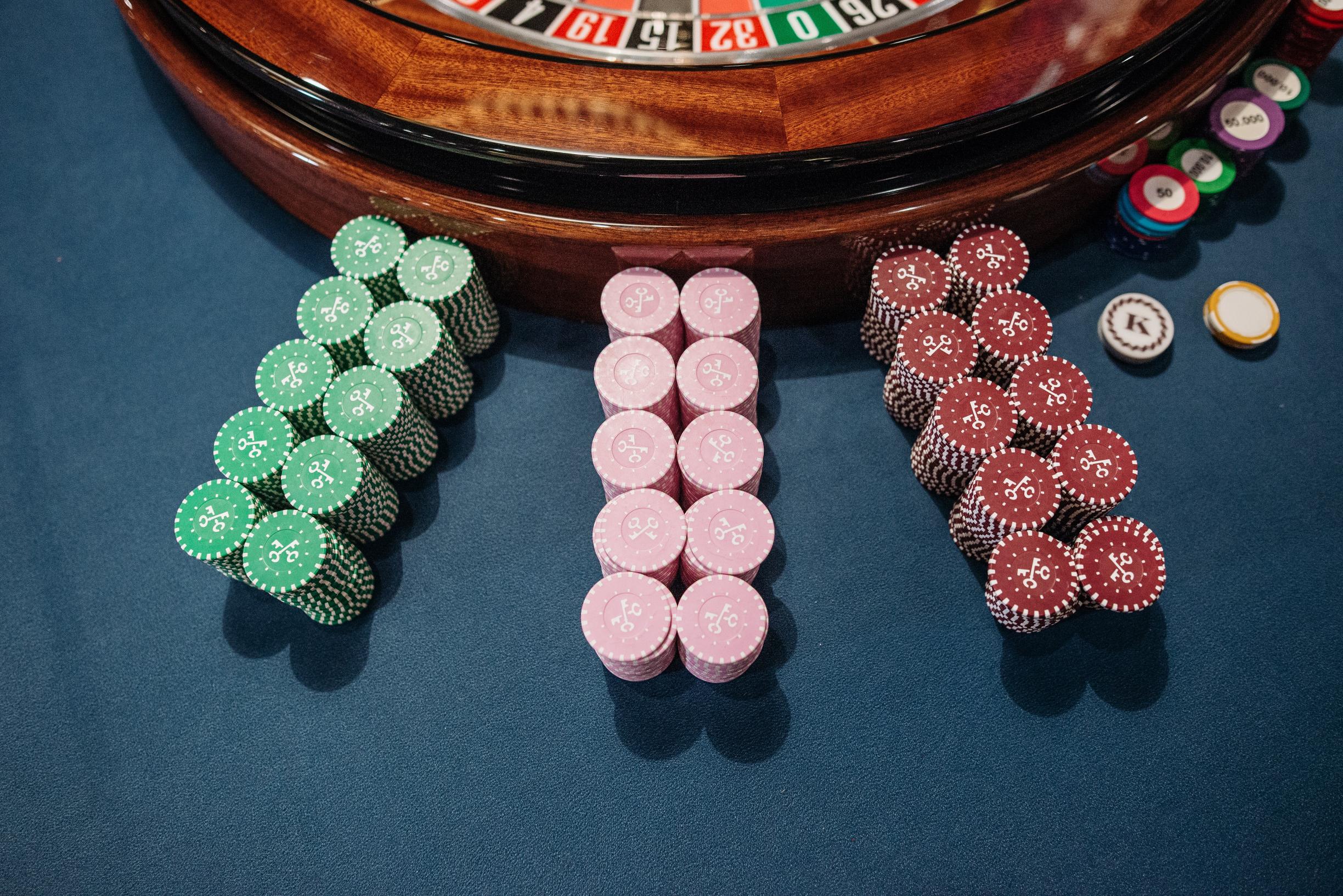 Online Baccarat Game Features: Rules, Interface and Statistical Information
